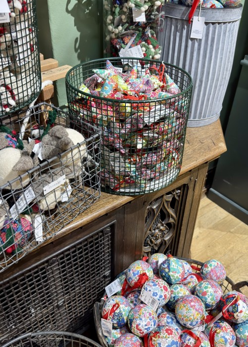 Présentation des deco de Noêl avec des tissus Liberty Présentation des deco de Noêl avec des tissus Liberty